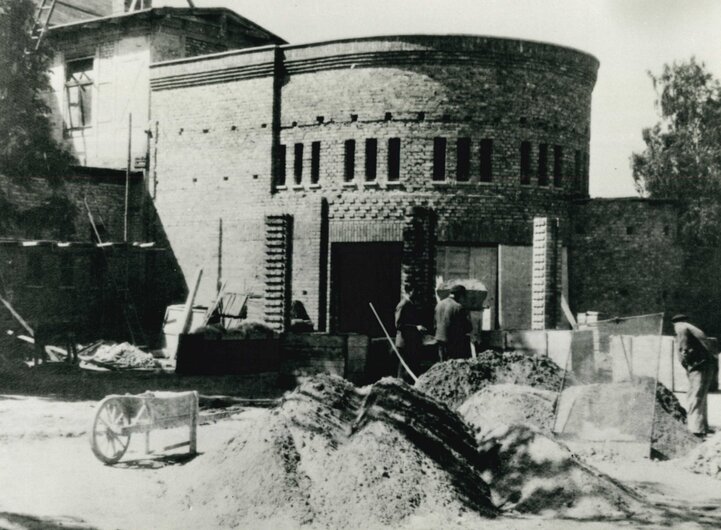 Neuaufbau des Eingangs des Stadttheaters Halberstadt um 1949