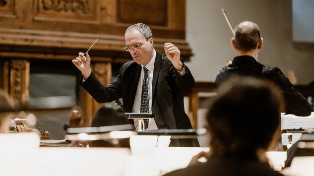 Harztheater Philharmonisches Kammerorchester Wernigerode Generalmusikdirektor Christian Fitzner beim Dirigieren