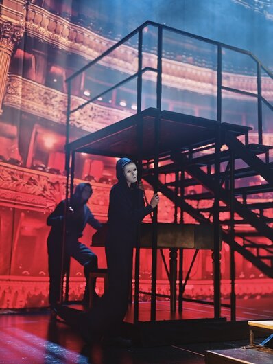 Jobs - Statisterie am Harztheater Das Phantom Statisten als Treppengeister in der Inszenierung Das Phantom