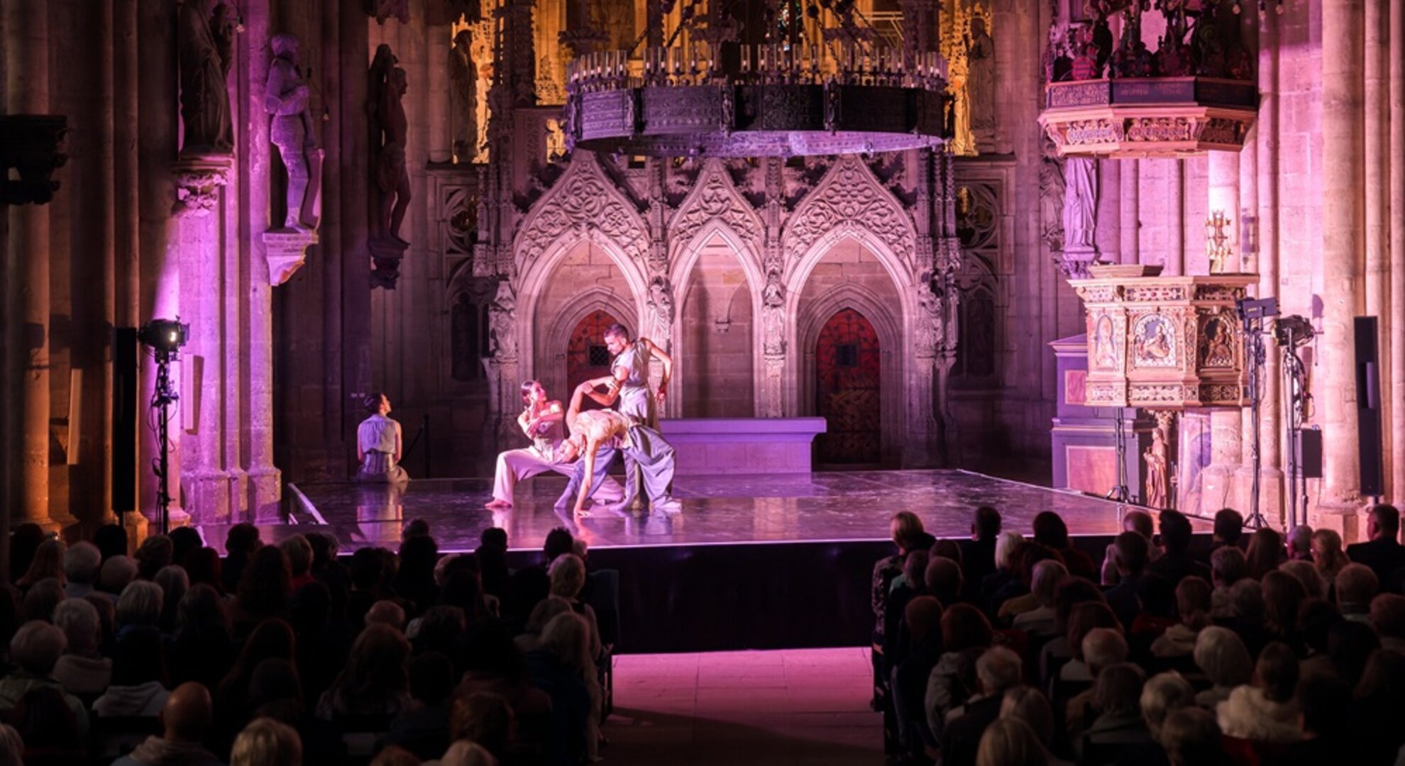 Domfestspiele Halberstadt 2026 - Tanz im Dom TanzArt ostwest Festival 2027